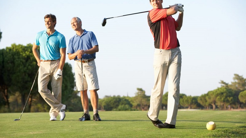 Golf được mệnh danh là môn thể thao dành cho người giàu
