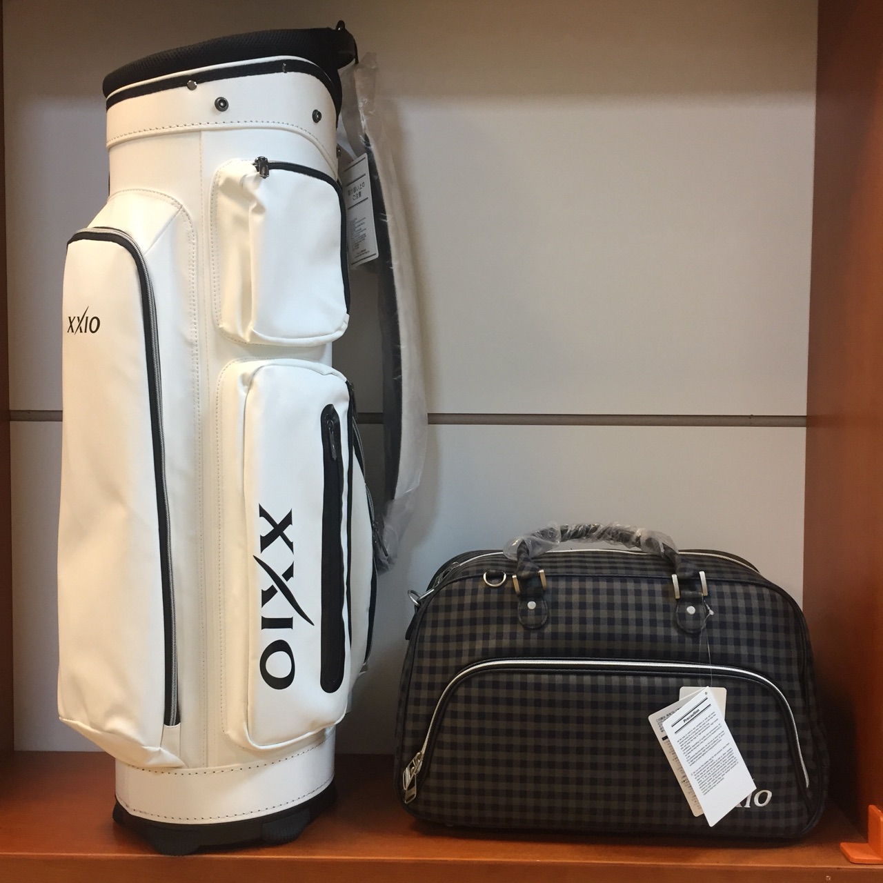 túi đựng gậy và quần áo gậy golf