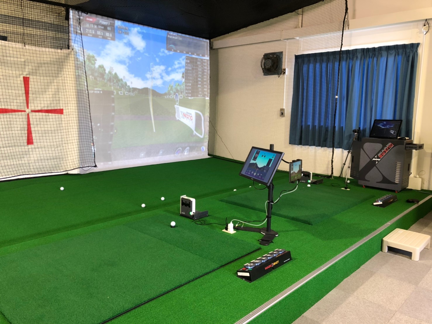 Phòng Golf 3D có nhiều máy móc, trang thiết bị quan trọng
