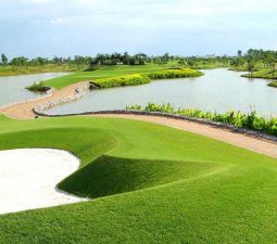 Sân golf Vân Trì thu hút đông đảo các golfer đến trải nghiệm bởi thiết kế đọc đáo