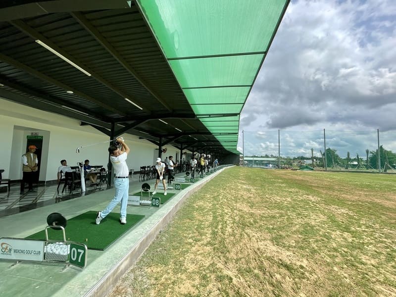 Khu sân tập ở sân golf Mê Kông hiện đại