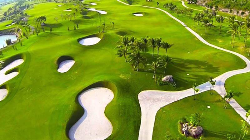 Sân với thiết kế 27 hố golf đạt chuẩn quốc tế