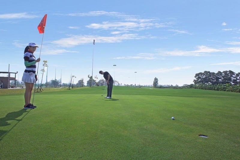 Sân tập golf Eco Lake View sở hữu không gian rộng rãi và thoáng đãng