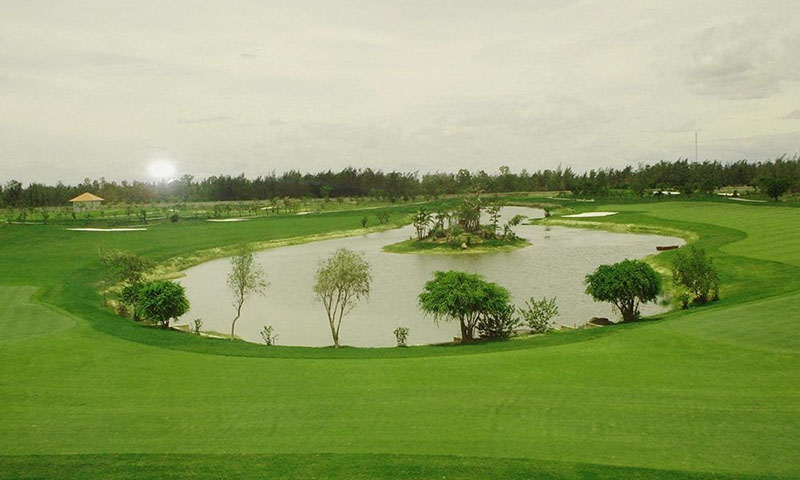Sân golf là tuyệt tác của tập đoàn xây dựng và thiết kế hàng đầu thế giới IMG Mỹ