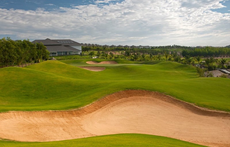 Sân golf Sea Links được thiết kế ấn tượng với 18 hố đều nhìn ra hướng biển
