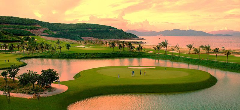 Sân tập golf Nha Trang có đầy đủ trang thiết bị hiện đại giúp phục vụ tối đa nhu cầu của golf thủ