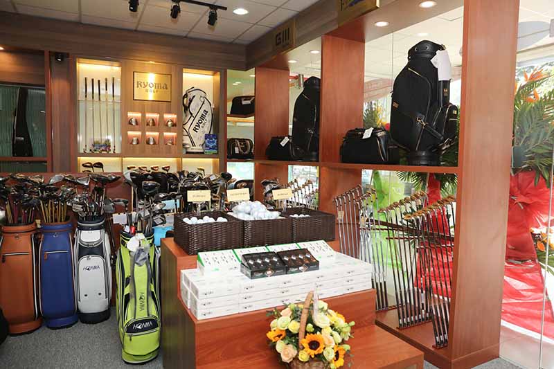 Cửa hàng ở sân tập golf Trần Thái