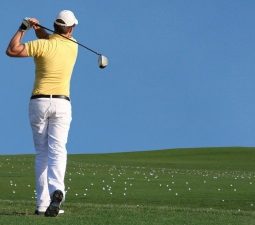 Tư Thế Đánh Golf Chuẩn Nhất Mà Golfer Cần Nắm Vững