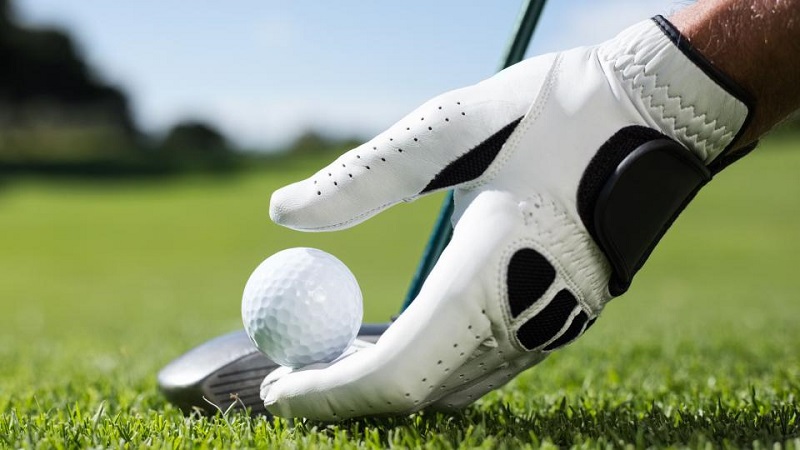 Găng tay golf đóng vai trò quan trọng mà golfer cần có