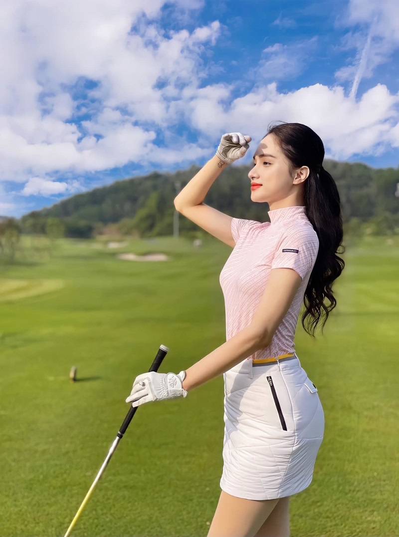 Hương Giang checkin tại sân golf