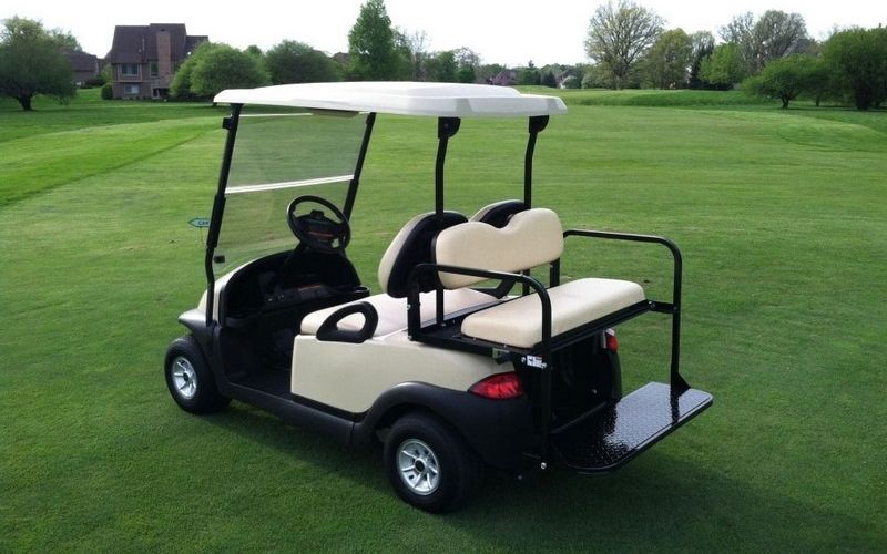 golf cart là một chiếc xe nhỏ, gần giống với xe túc túc