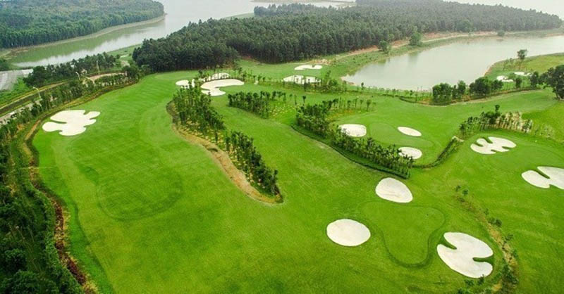 Sân golf Bát Xát Lào Cai giáp ranh khu vực đông dân cư sầm uất