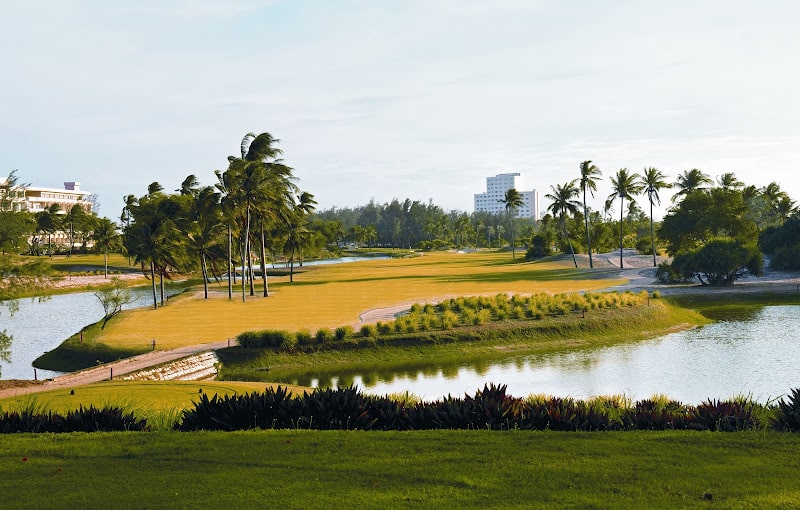 Sân golf là điểm đến hàng đầu của nhiều golfer trong khu vực
