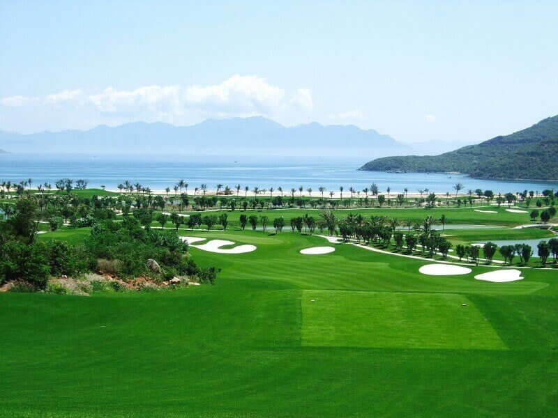 Sân golf Phú Quốc được thiết kế bởi IMG với 27 hố golf đạt tiêu chuẩn quốc tế