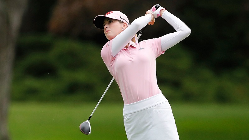 Áo golf nữ giúp chị em khẳng định phong cách cá nhân khi lên sân cỏ
