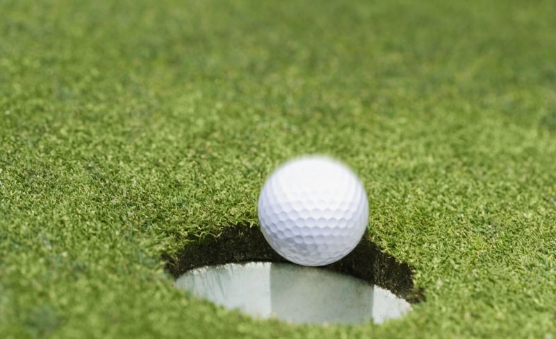 Luật chơi golf 18 lỗ có nhiều quy định nghiêm ngặt 