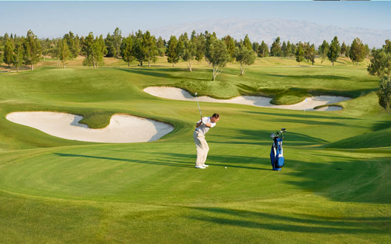 Yếu tố địa hình ảnh hưởng đến khoảng cách đánh golf