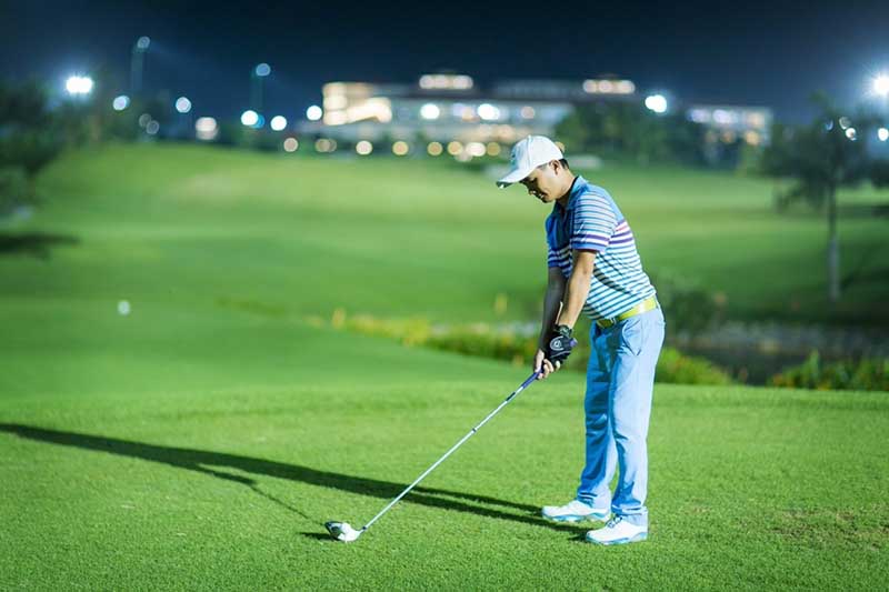 Lên sân tập golf giúp người chơi giảm căng thẳng và mệt mỏi hiệu quả