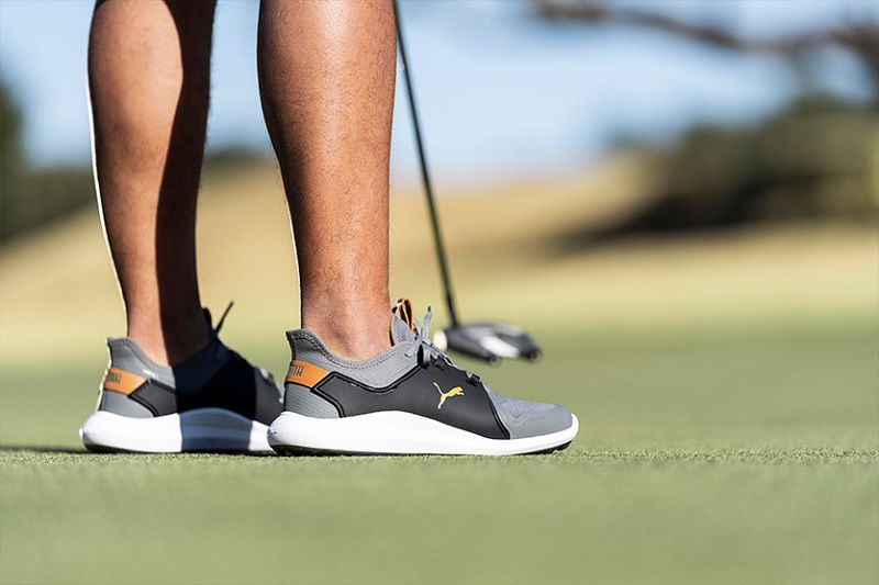 Giày golf có kiểu dáng không quá khác biệt so với giày thường