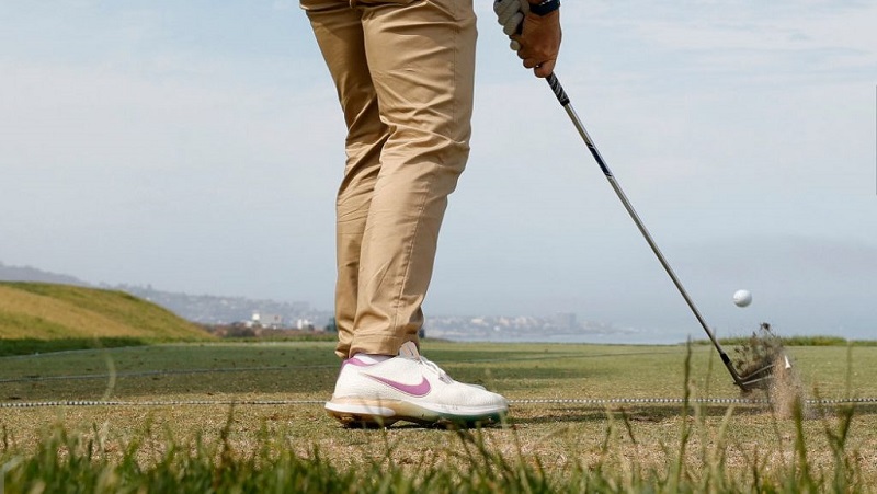 Chất liệu làm giày golf được lựa chọn tỉ mỉ, kỹ lưỡng