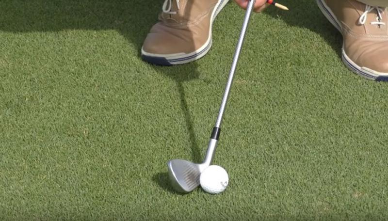 Golfer mới cần tập luyện thường xuyên để đặt mặt gậy golf đúng cách