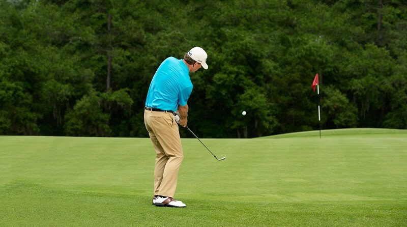 Lựa chọn gậy golf có độ cứng phù hợp để thực hiện cú đánh như mong muốn