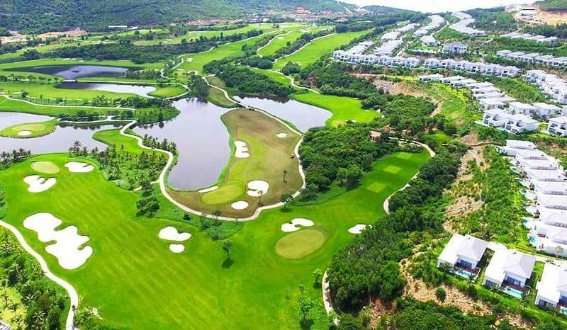 Sân golf Vinpearl Hải Phòng có vị trí địa lý thuận lợi
