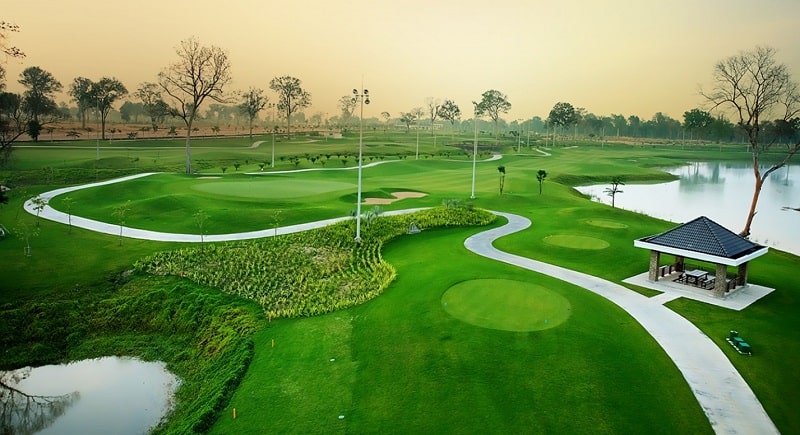 Sân tập golf Móng Cái nổi tiếng, thu hút nhiều golfer đến trải nghiệm