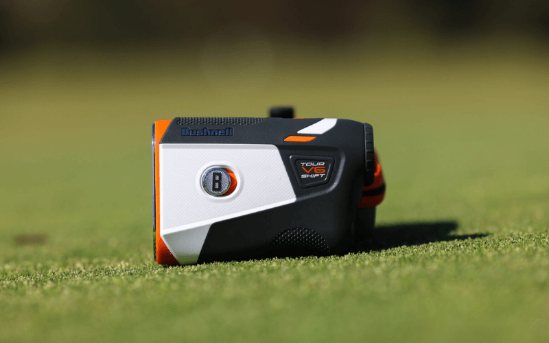 Bushnell Tour V6 phạm vi đo rộng với phóng đại tới 6x