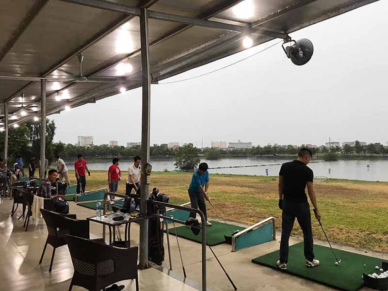 Sân golf có đầy đủ dịch vụ tiện ích phục vụ golfer luyện tập