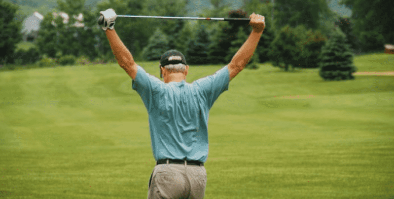 Golfer cần khởi động kỹ càng trước khi đánh golf