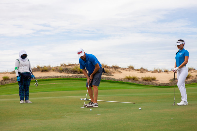 Chú ý tư thế setup và căn chỉnh tư thế đứng khi putting golf