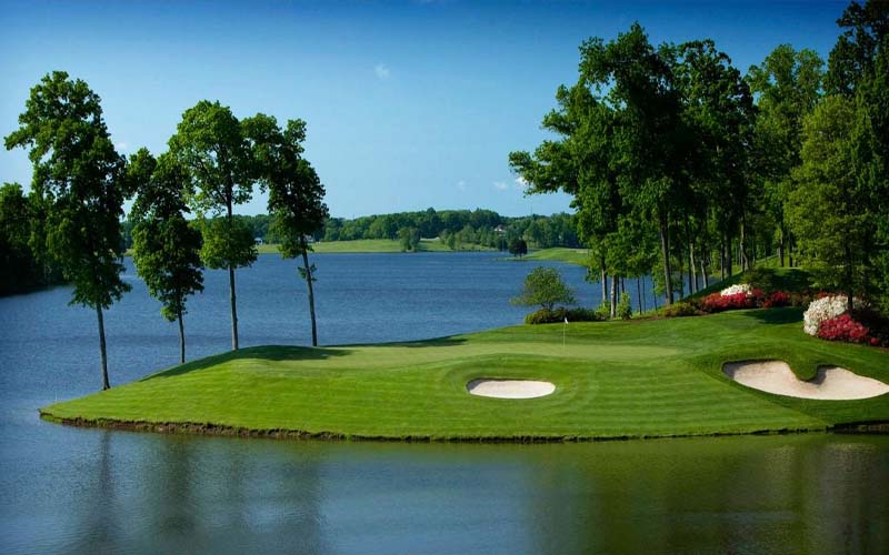 Antler Creek là một sân golf công cộng, được thiết kế bởi Ricky Phelps