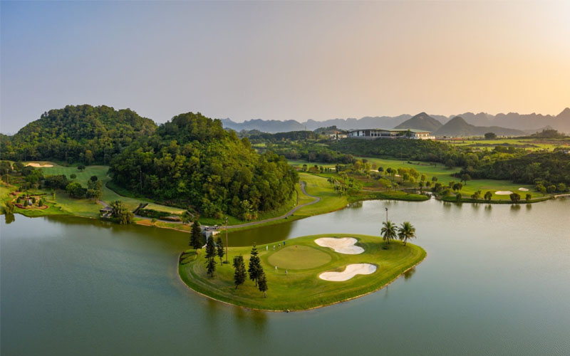 Sân Hoàng Gia - Sân golf lớn nhất Việt Nam
