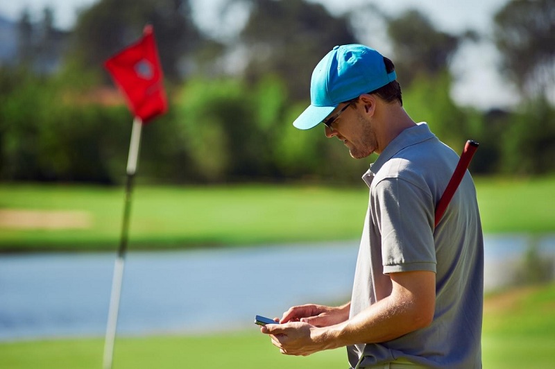 Người chơi có thể liên hệ đến trực tiếp sân golf để booking sân nhanh chóng