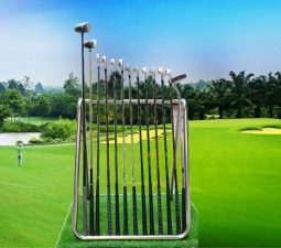 Golfer cần chọn mẫu giá cài gậy golf có chất liệu inox hoặc thép không gỉ