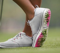 Golfer cần dựa vào nhiều yếu tố khác nhau để lựa chọn được mẫu giày golf phù hợp