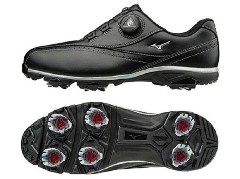 Giày golf là một trong những dòng sản phẩm cao cấp của hãng Mizuno