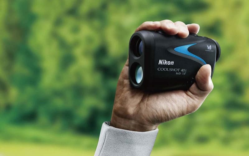 Dòng máy đo khoảng cách golf Nikon Coolshot 40I sở hữu kích thước nhẹ