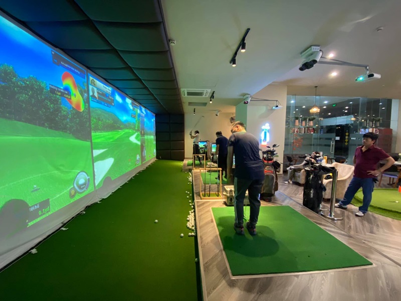 Học đánh golf tại phòng golf 3D đang là xu hướng được nhiều golfer lựa chọn