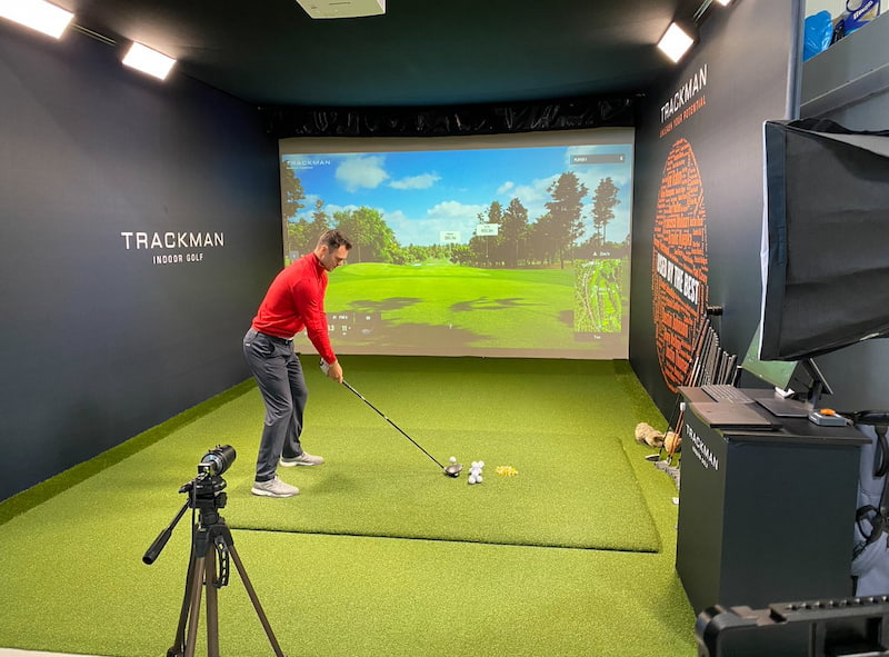 Màn hình chiếu golf 3D có loại đơn và 3 màn hình