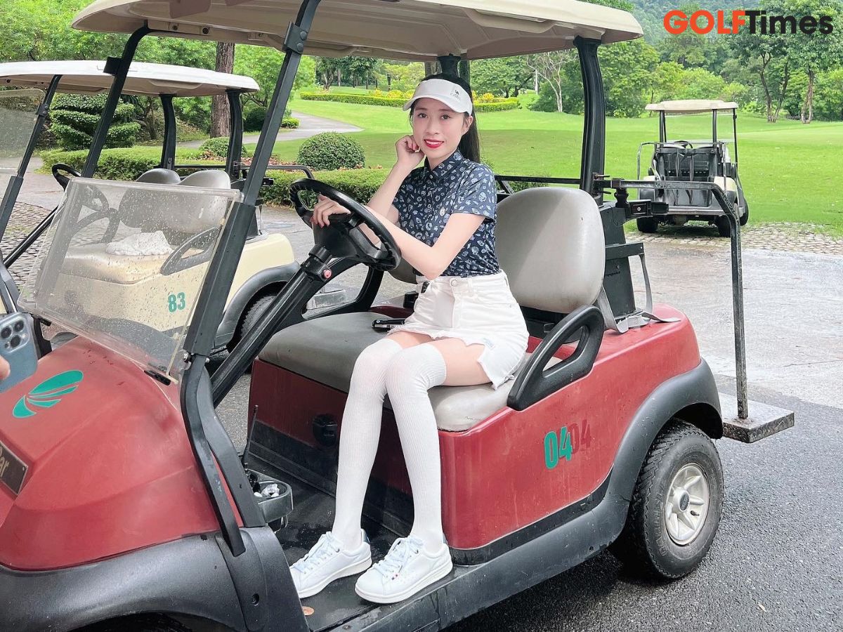 Chị rất thích thú và hào hứng với việc chơi golf sau giai đoạn Tết ra