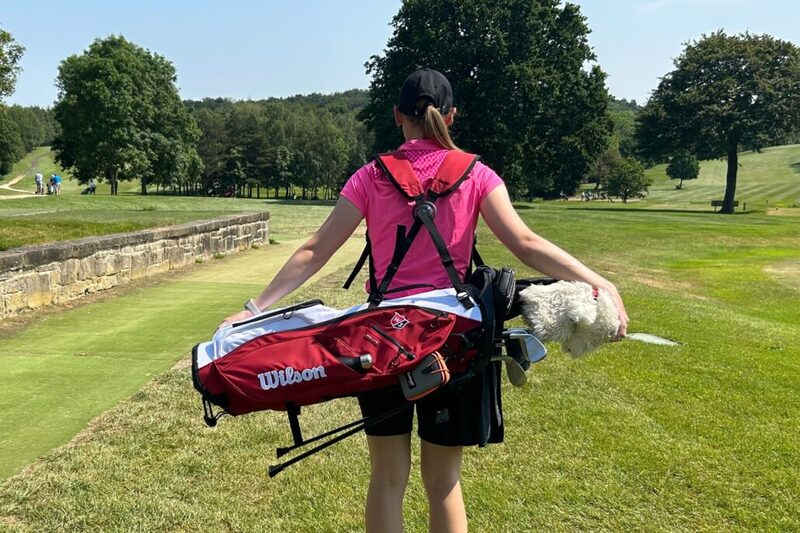 Golfer nên chọn những mẫu túi có nhiều ngăn