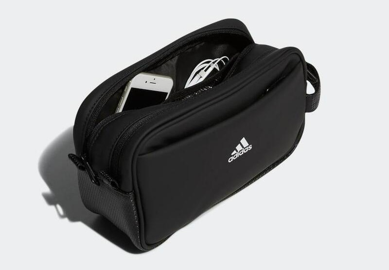 Túi cầm tay Pounch Adidas rất phù hợp để đựng đồ dùng cá nhân 