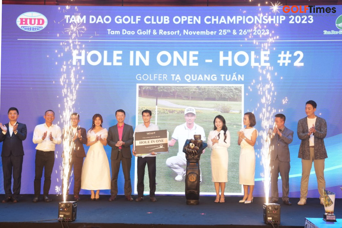 Golfer Tạ Quang Thắng nhận được những phần thưởng giá trị khi đạt HIO tại sân golf Tam Đảo