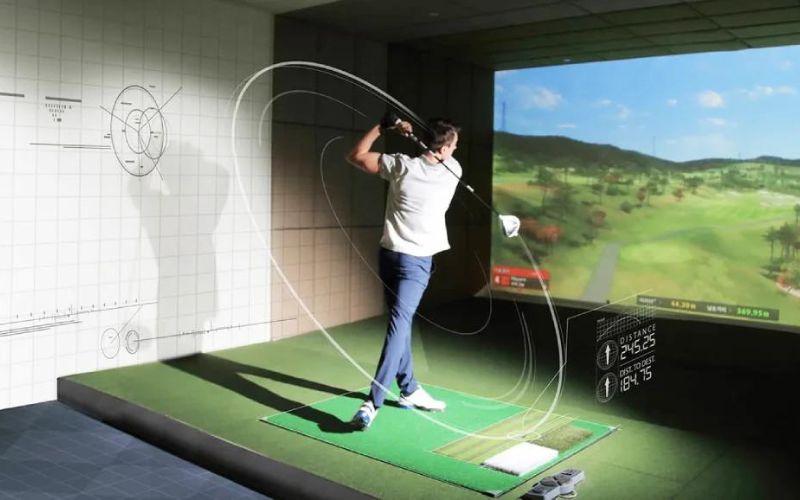 Thực hiện các cú swing golf