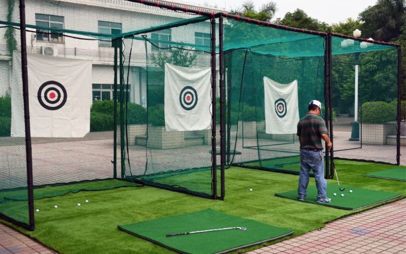 Lồng tập golf có thể được lắp đặt trong nhà hoặc ngoài sân vườn