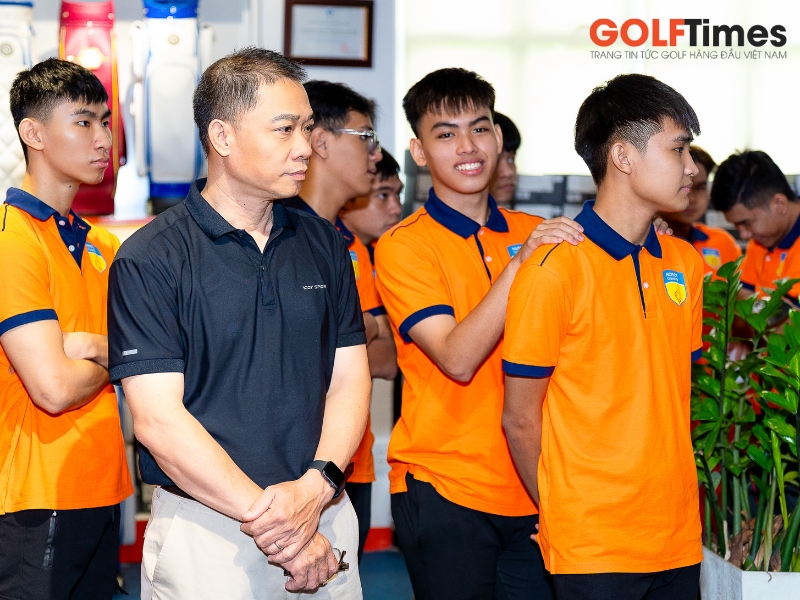 Đại Học HUTECH Đưa Sinh Viên Ngành Quản Lý Thể Thao Tham Quan Kiến Tập Tại Tập Đoàn Golfgroup